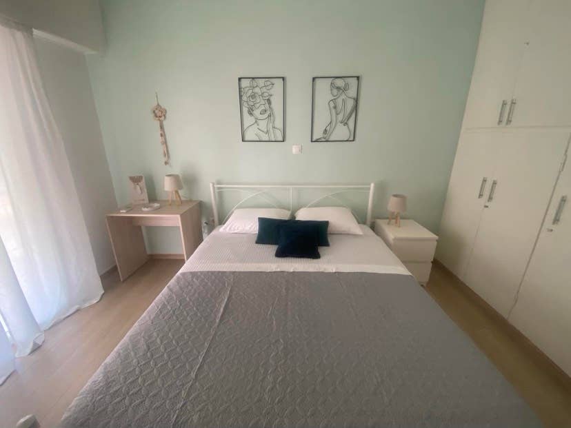 Rachel’s apartment- furnished