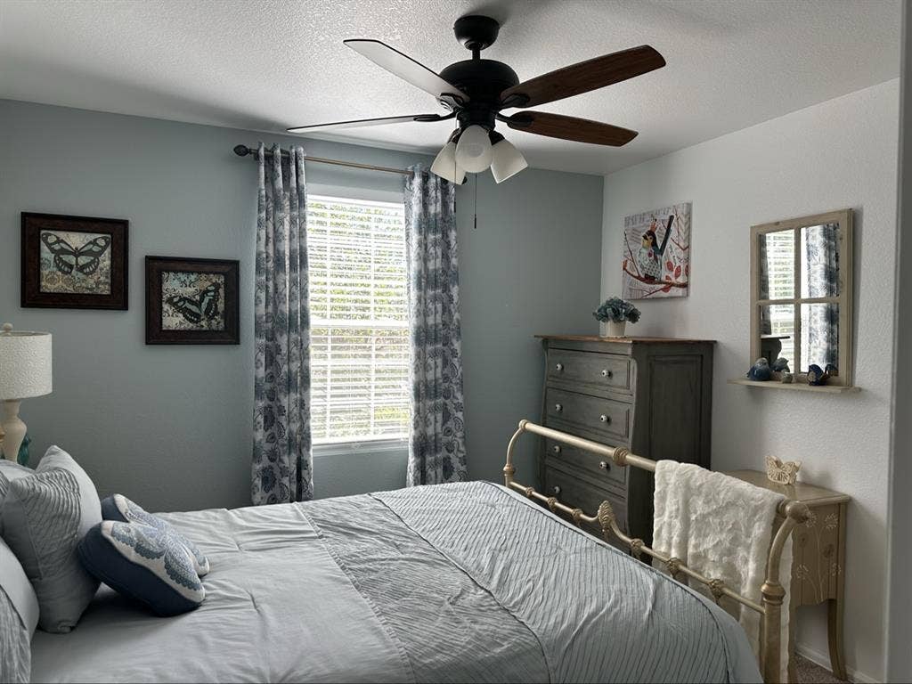 Furnished queen room & private bath