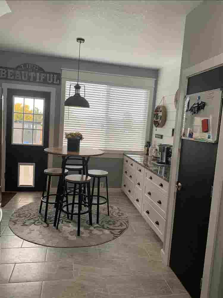 Furnished queen room & private bath