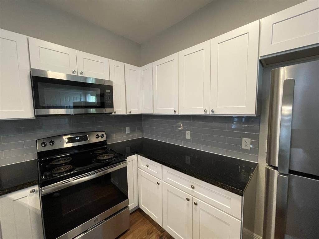 2story Open-Concept  bath