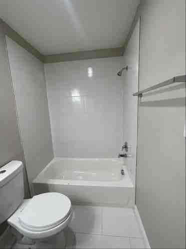 2story Open-Concept  bath