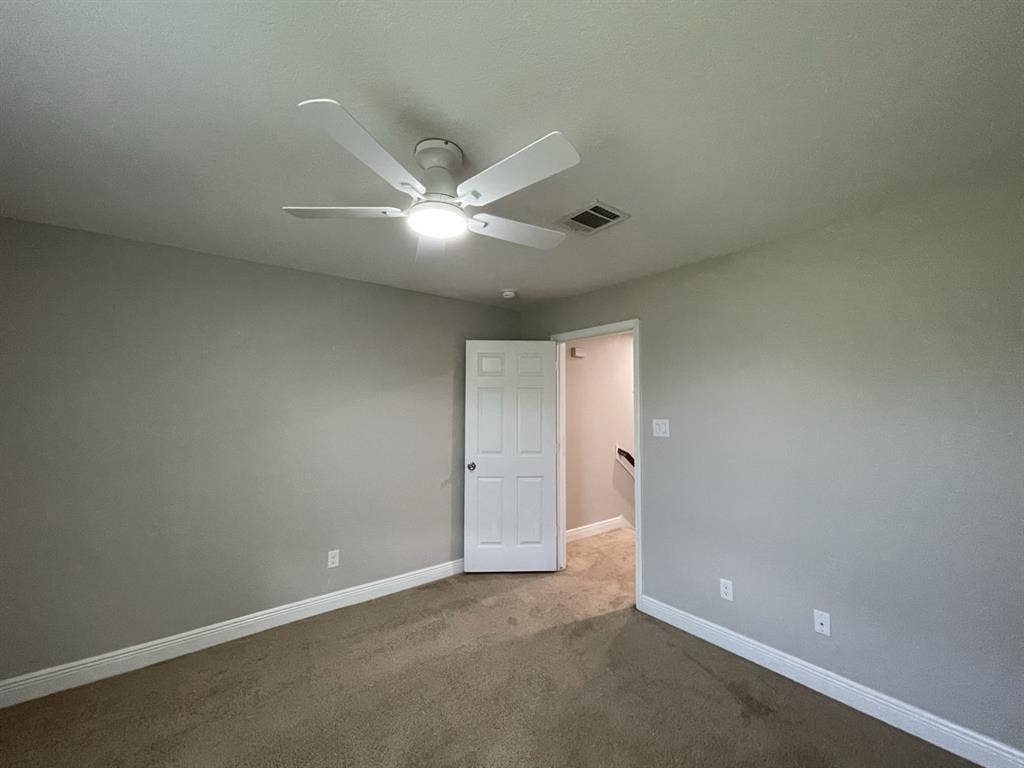 2story Open-Concept  bath