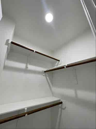 2story Open-Concept  bath