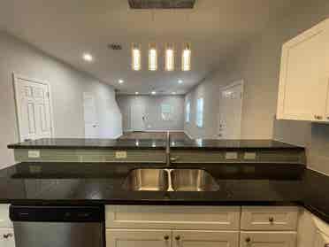 2story Open-Concept  bath