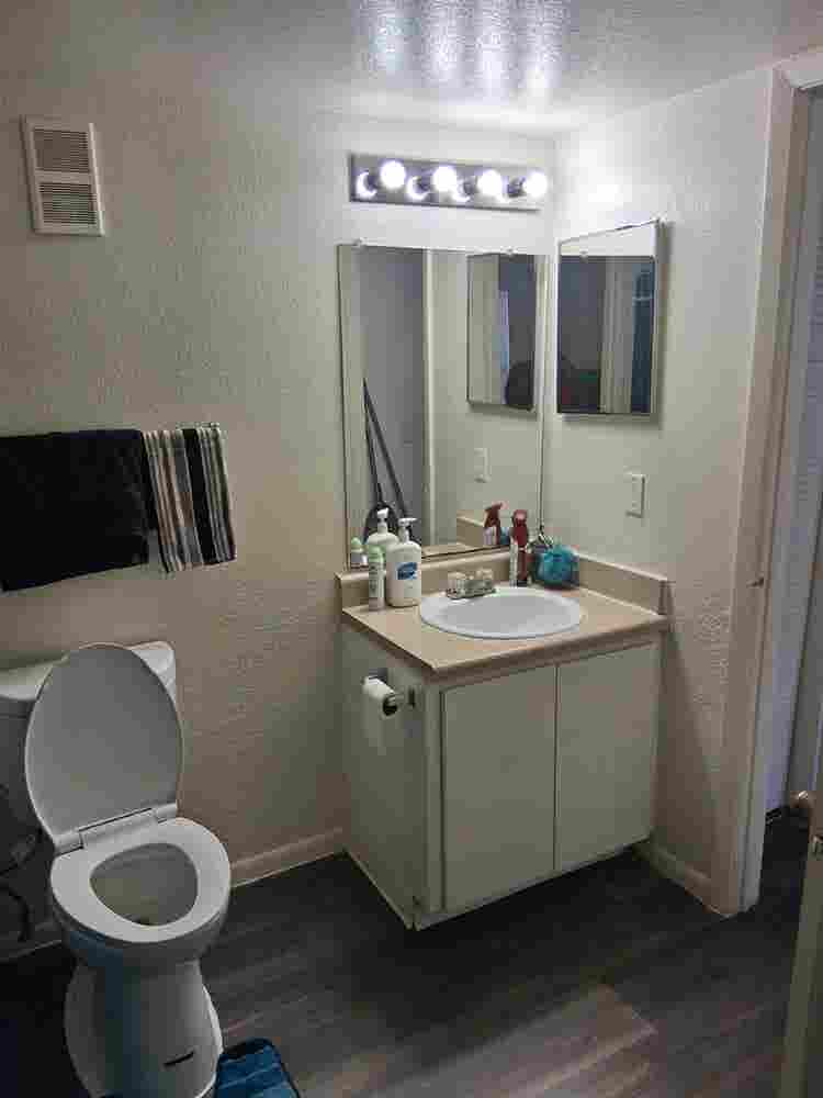 Cozy room with Private Bathroom