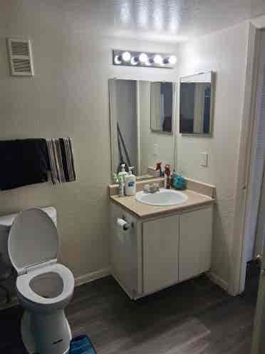 Cozy room with Private Bathroom