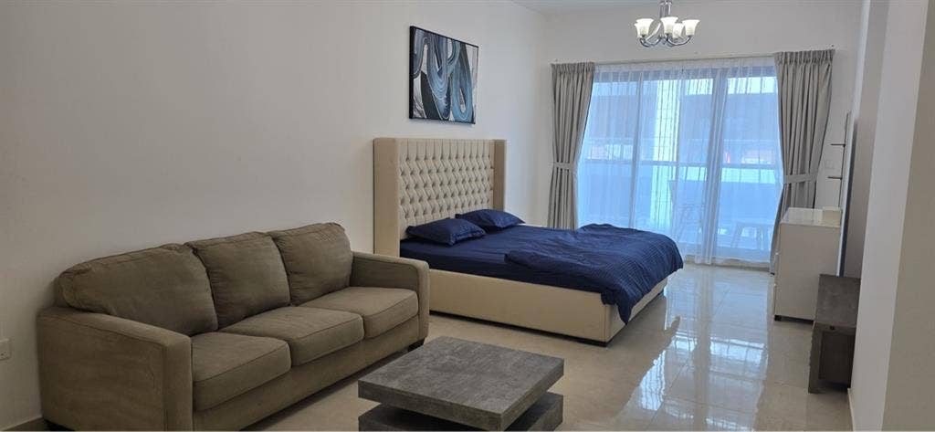 Looking for female Roommate