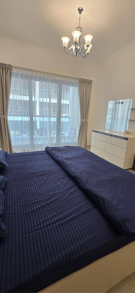 Looking for female Roommate