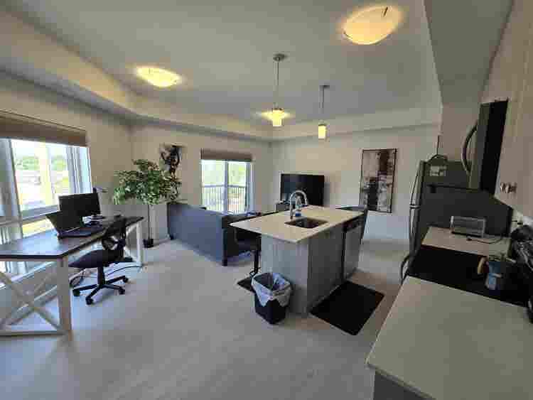 Master Bed+Ensuite+Balcony