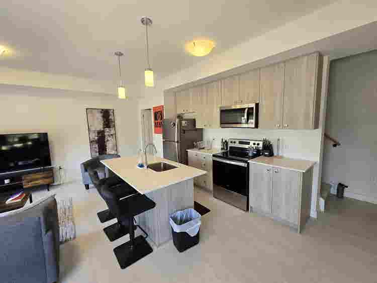 Master Bed+Ensuite+Balcony