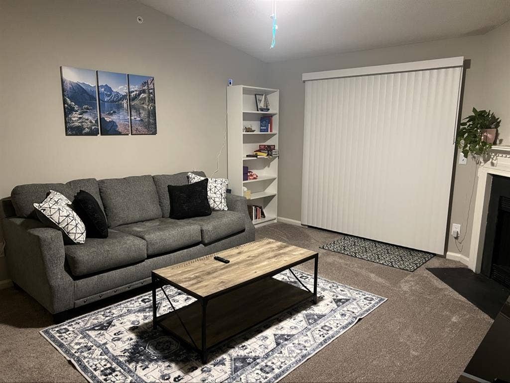 $/month roommate in W. Nash!