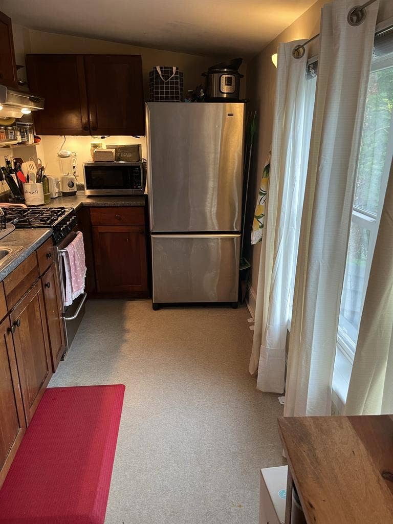 Private room in house in Belmont