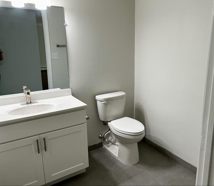 Roommate  in Kimball Court
