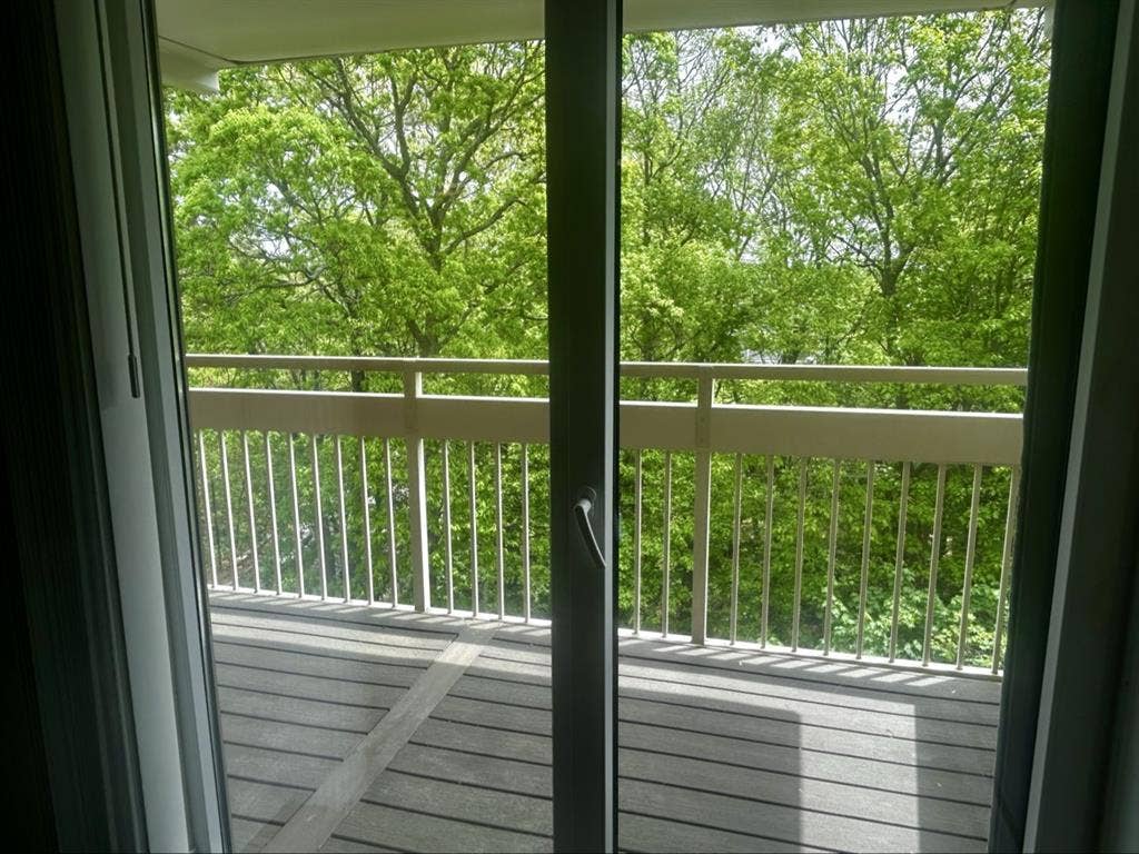 Roommate  in Kimball Court