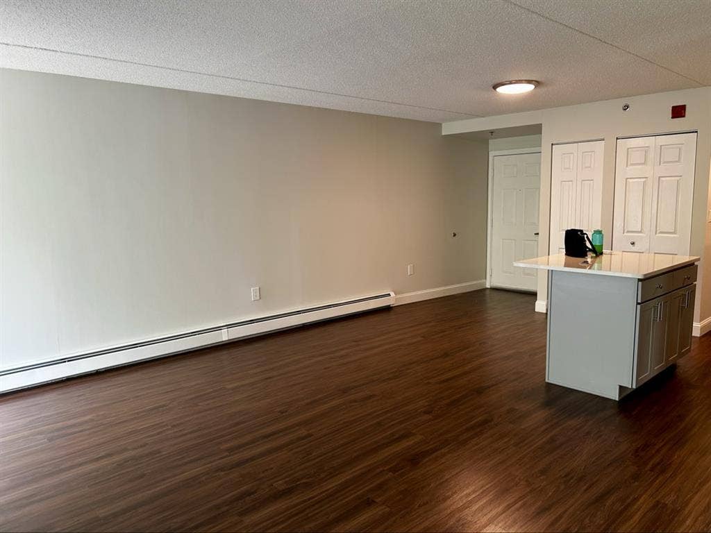 Roommate  in Kimball Court