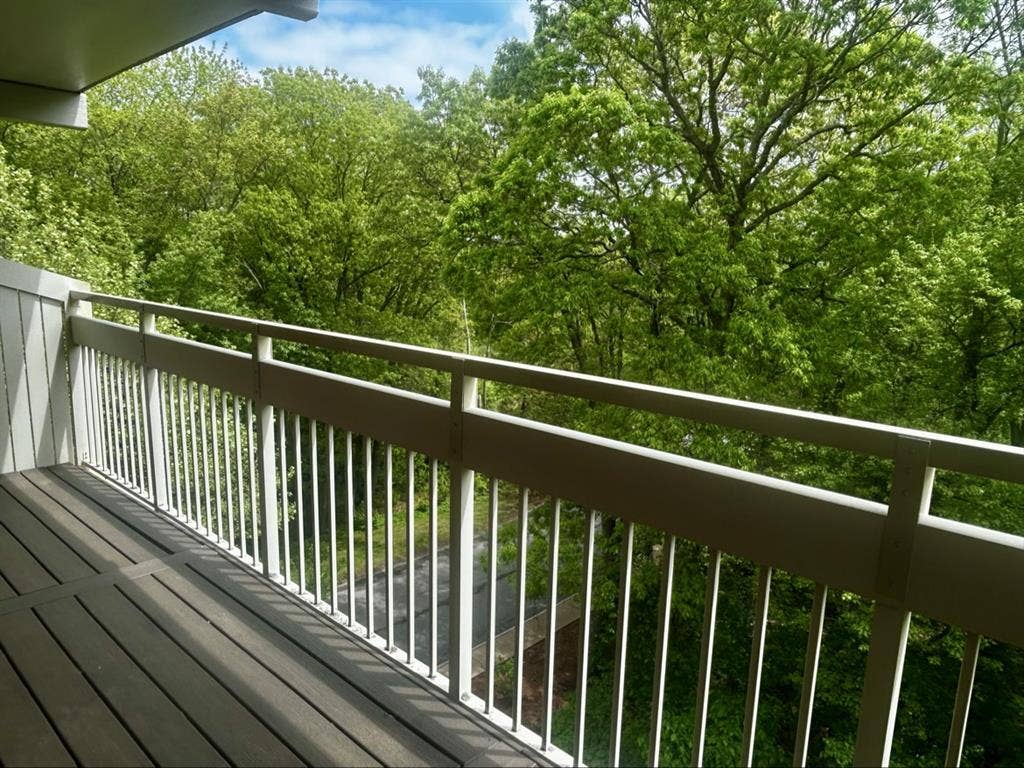 Roommate  in Kimball Court