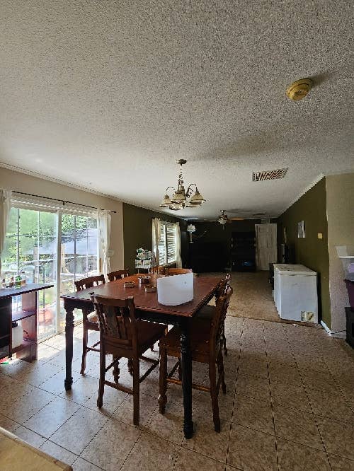 Looking for a roomate!
