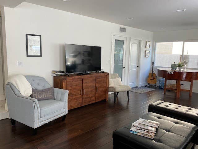 Furnished Room-Nice Home in Irvine