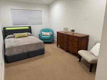Furnished Room-Nice Home in Irvine