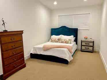 Furnished Room-Nice Home in Irvine