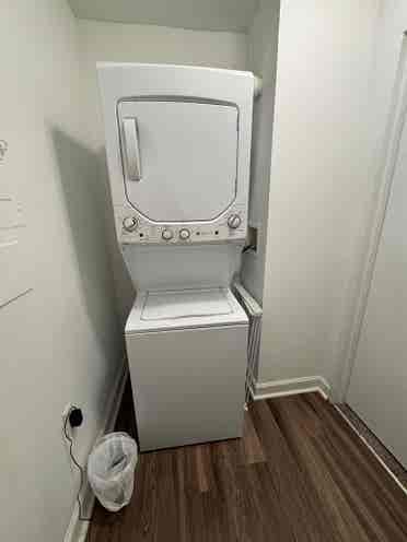 Bedroom Looking for a girl roomate