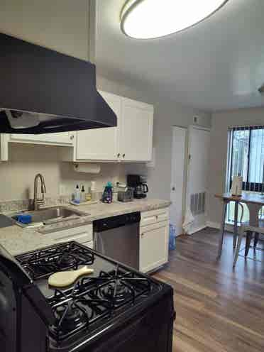 Bedroom Looking for a girl roomate