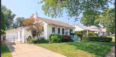 LOVELY 2BEDROOM HOME FOR RENT
