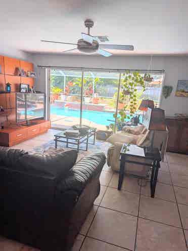 Gorgeous spacious pool home