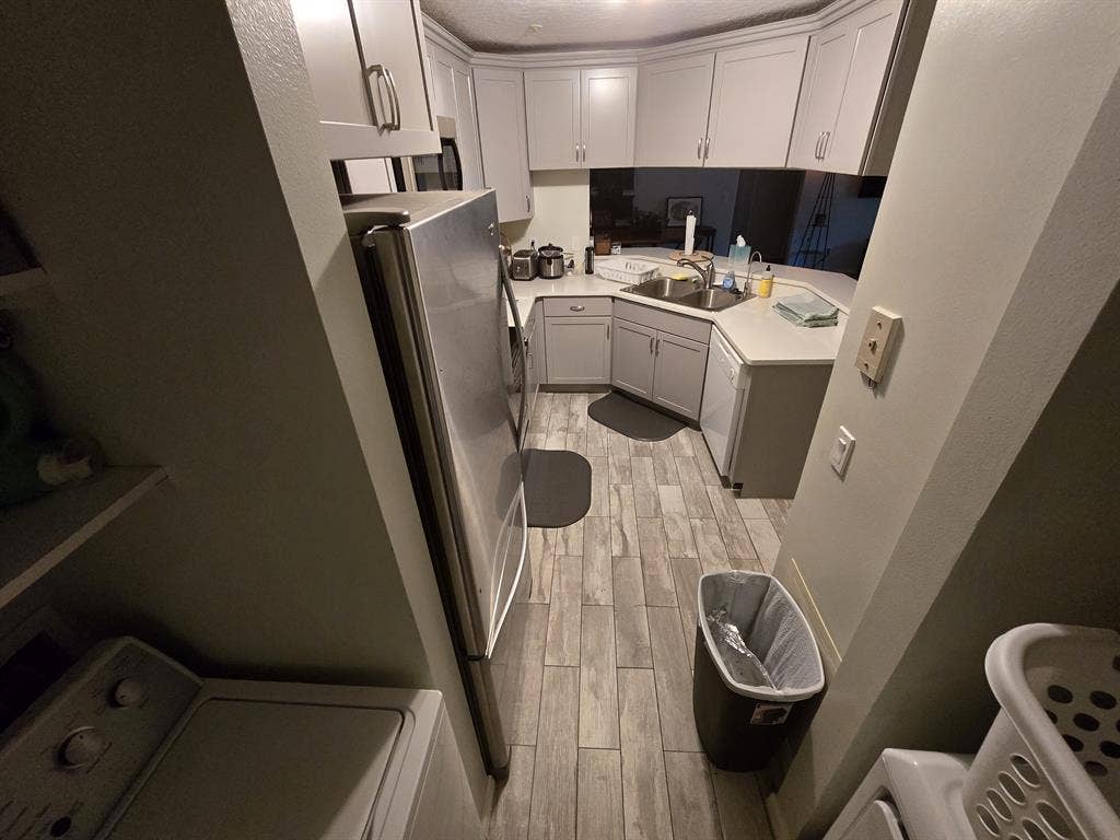 Master bedroom in suntree condo