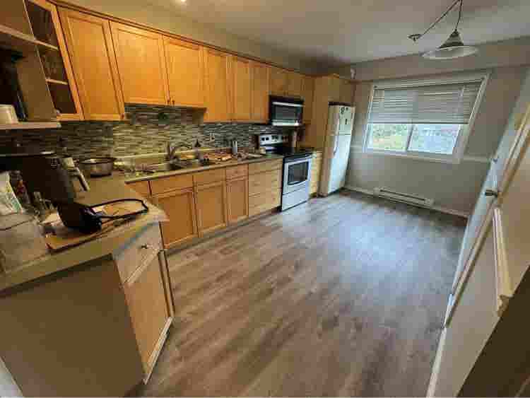 Looking for a roommate!!