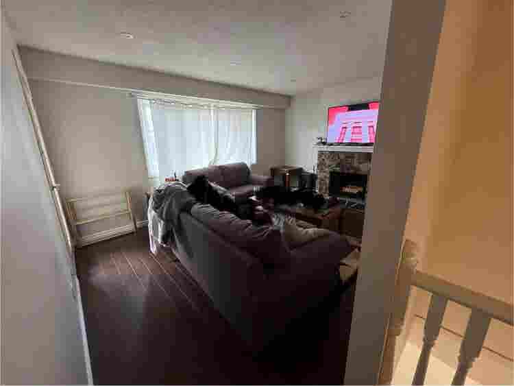 Looking for a roommate!!