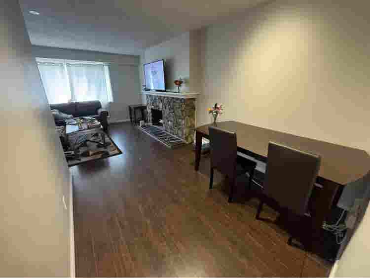 Looking for a roommate!!