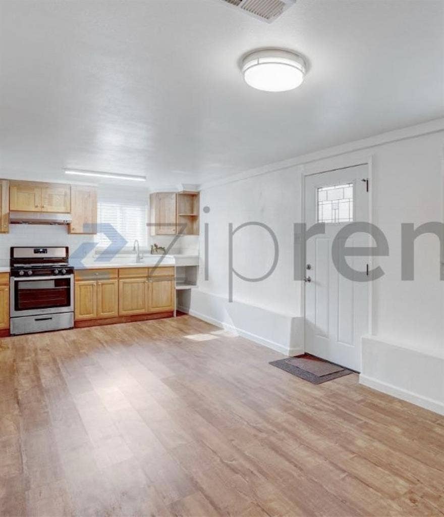 Private ADU in Quiet Residential