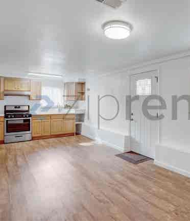 Private ADU in Quiet Residential