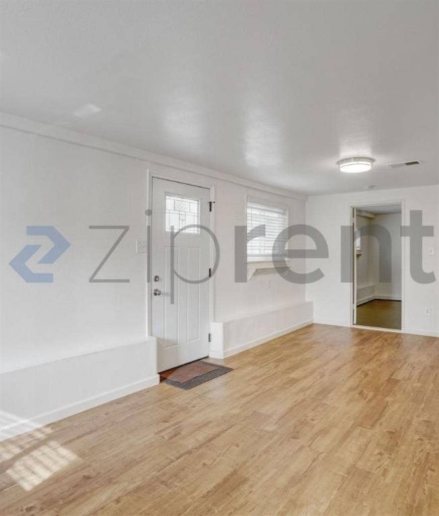 Private ADU in Quiet Residential