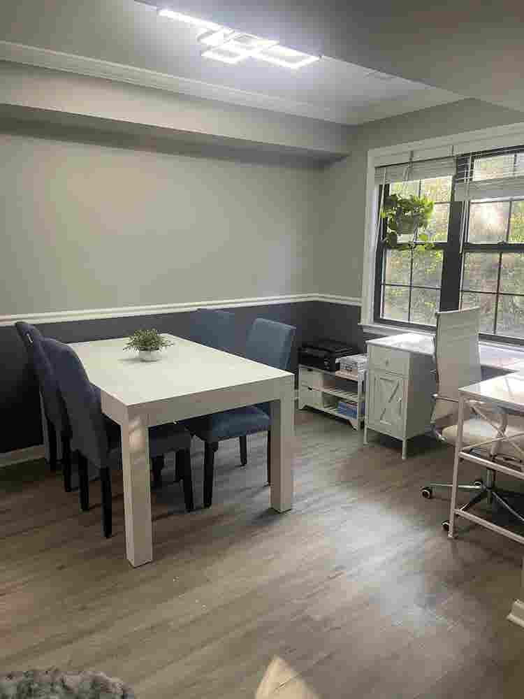 y/o F Seeking Roommate