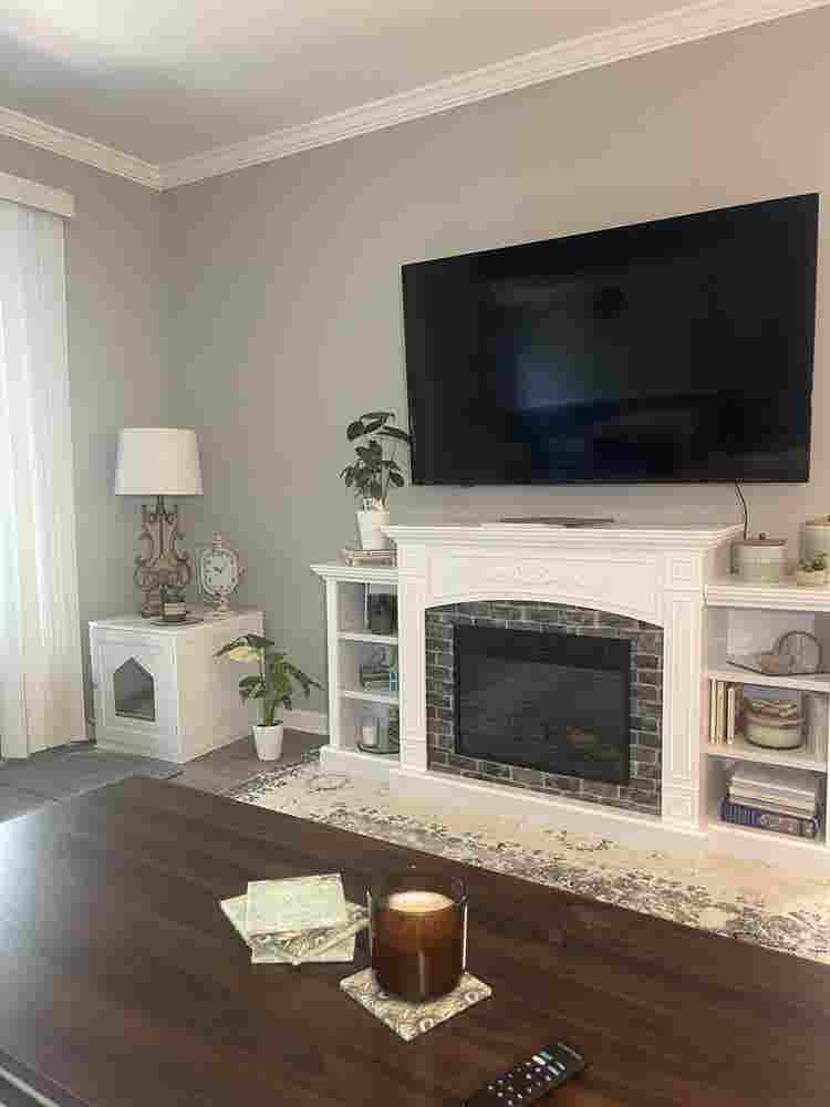 y/o F Seeking Roommate