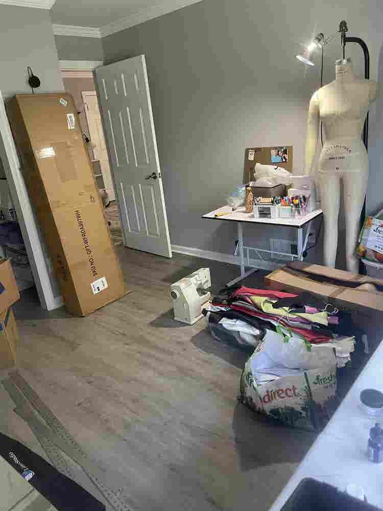 y/o F Seeking Roommate