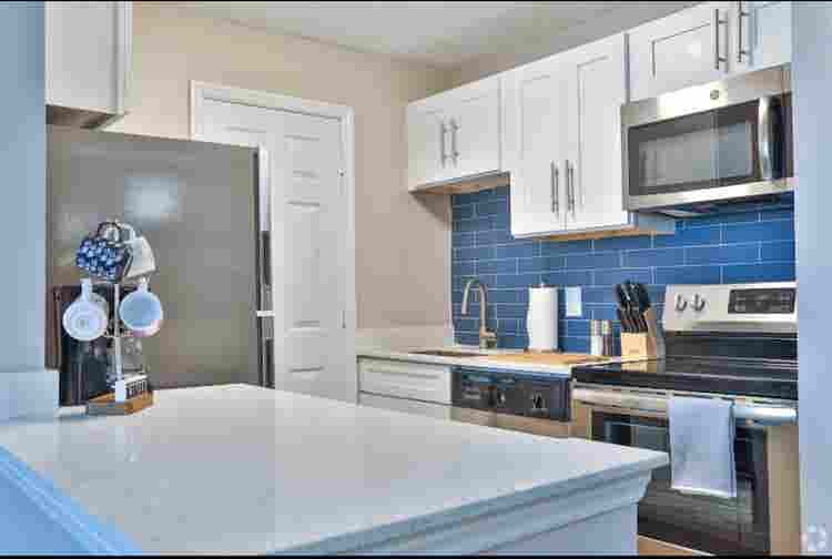 Looking for a roommate ( me)