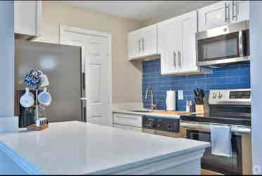 Looking for a roommate in a b
