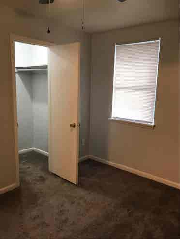Looking for a roommate in a b
