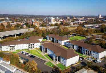 Looking for a roommate in a b