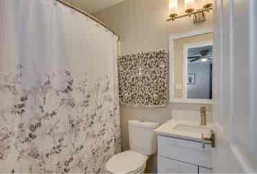 Looking for a roommate in a b