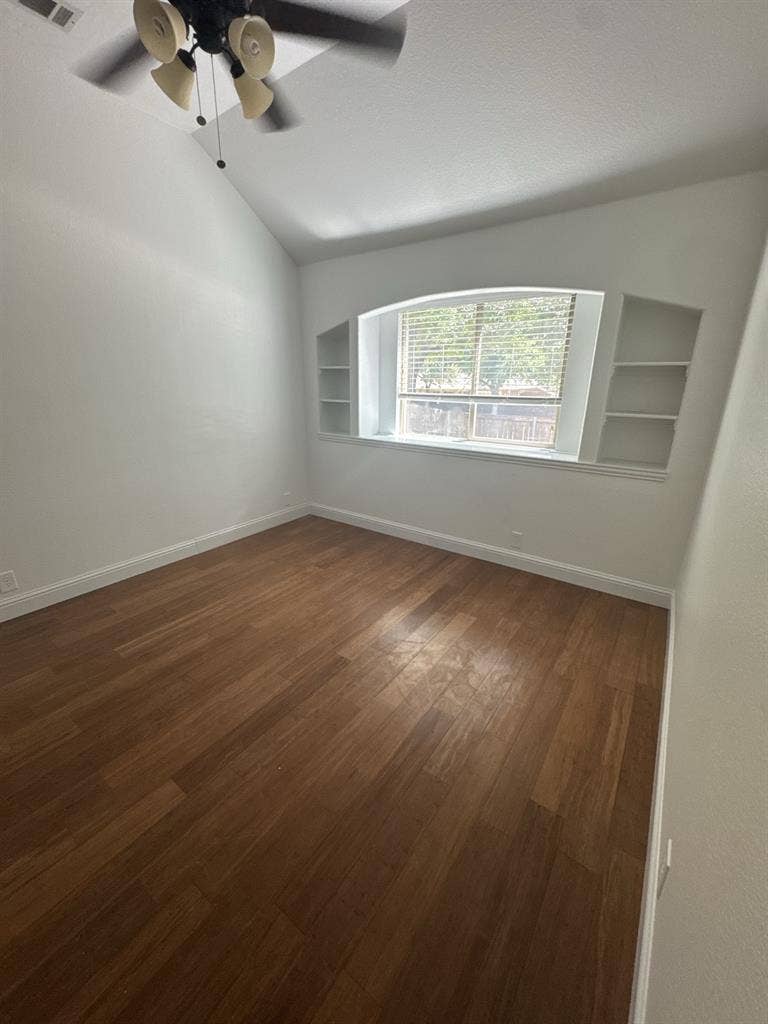 Room for Rent!! $ + U