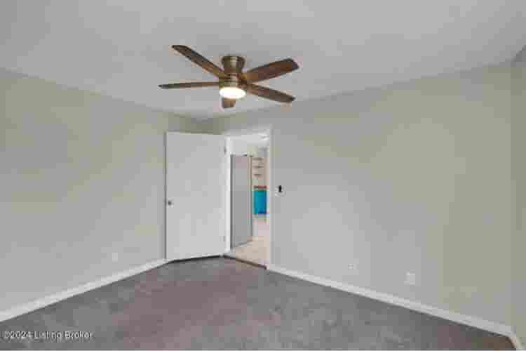 Bedroom for rent