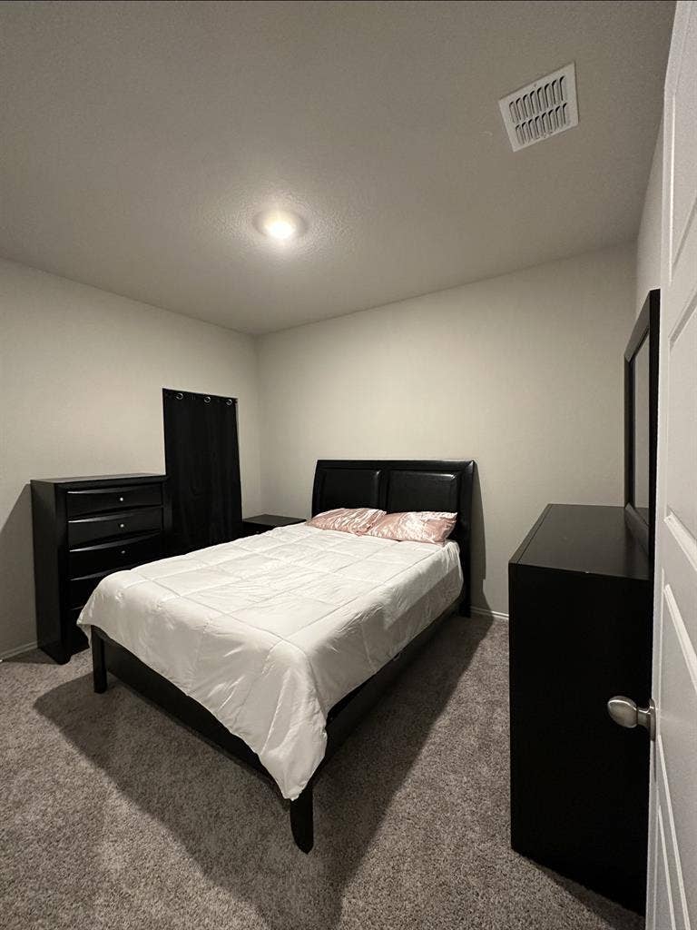 Rooms available for rent