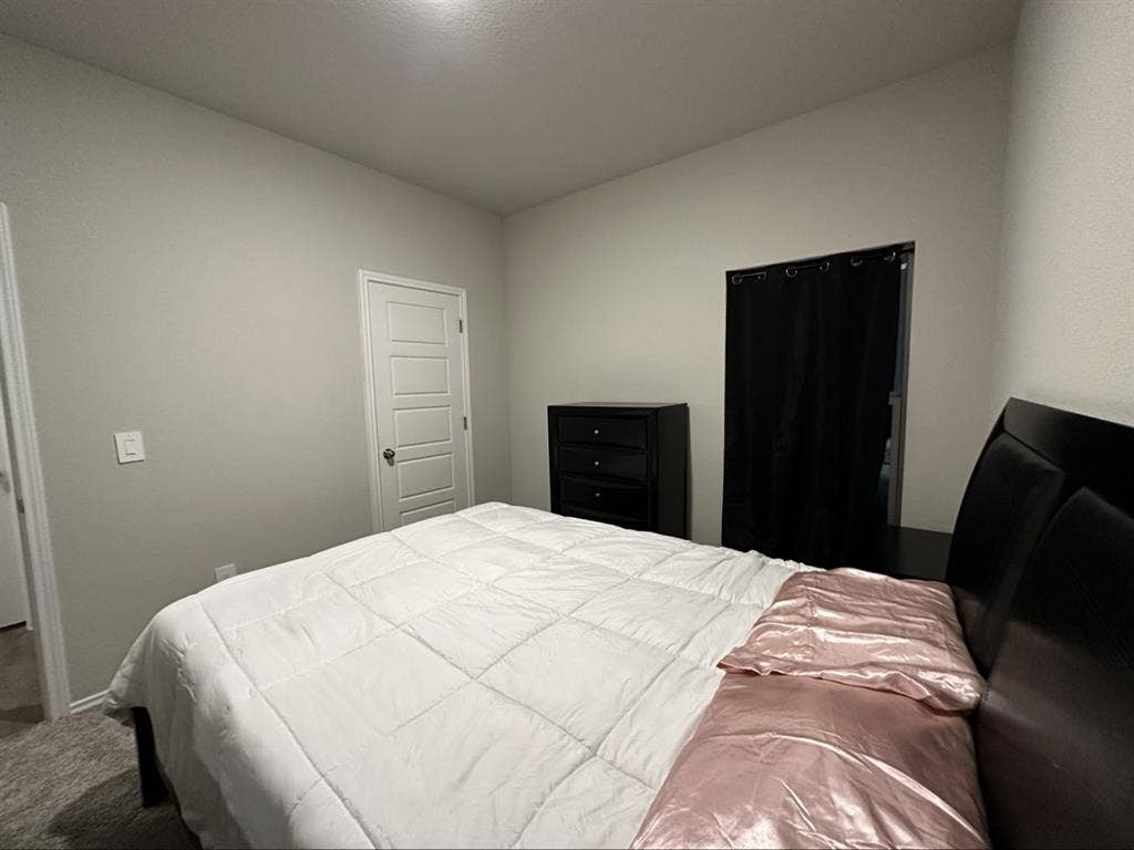 Rooms available for rent