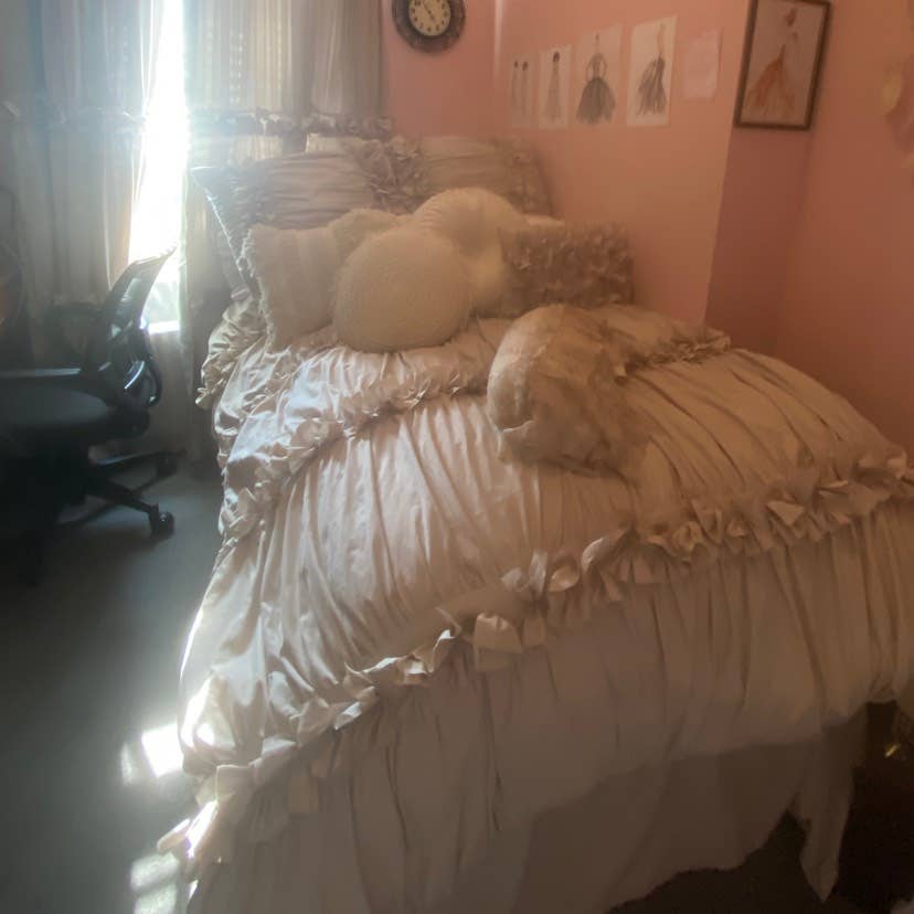 Cozy, Fully Furnished Room for Rent