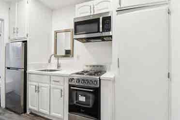 Clean STUDIO and 1 BATH