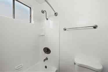 Clean STUDIO and 1 BATH